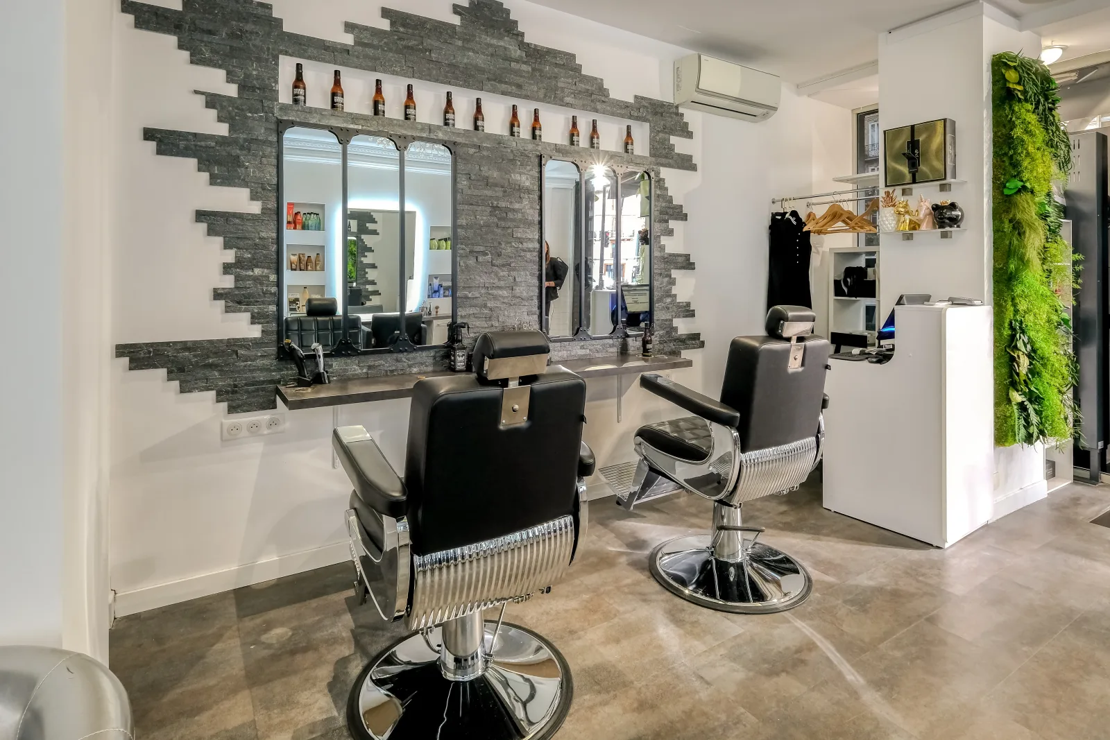 Raphaël Perrier by Marion Dauch - Coiffure Toulouse - Raphaël Perrier by Marion Dauch - Photo Galerie - OneBooking
