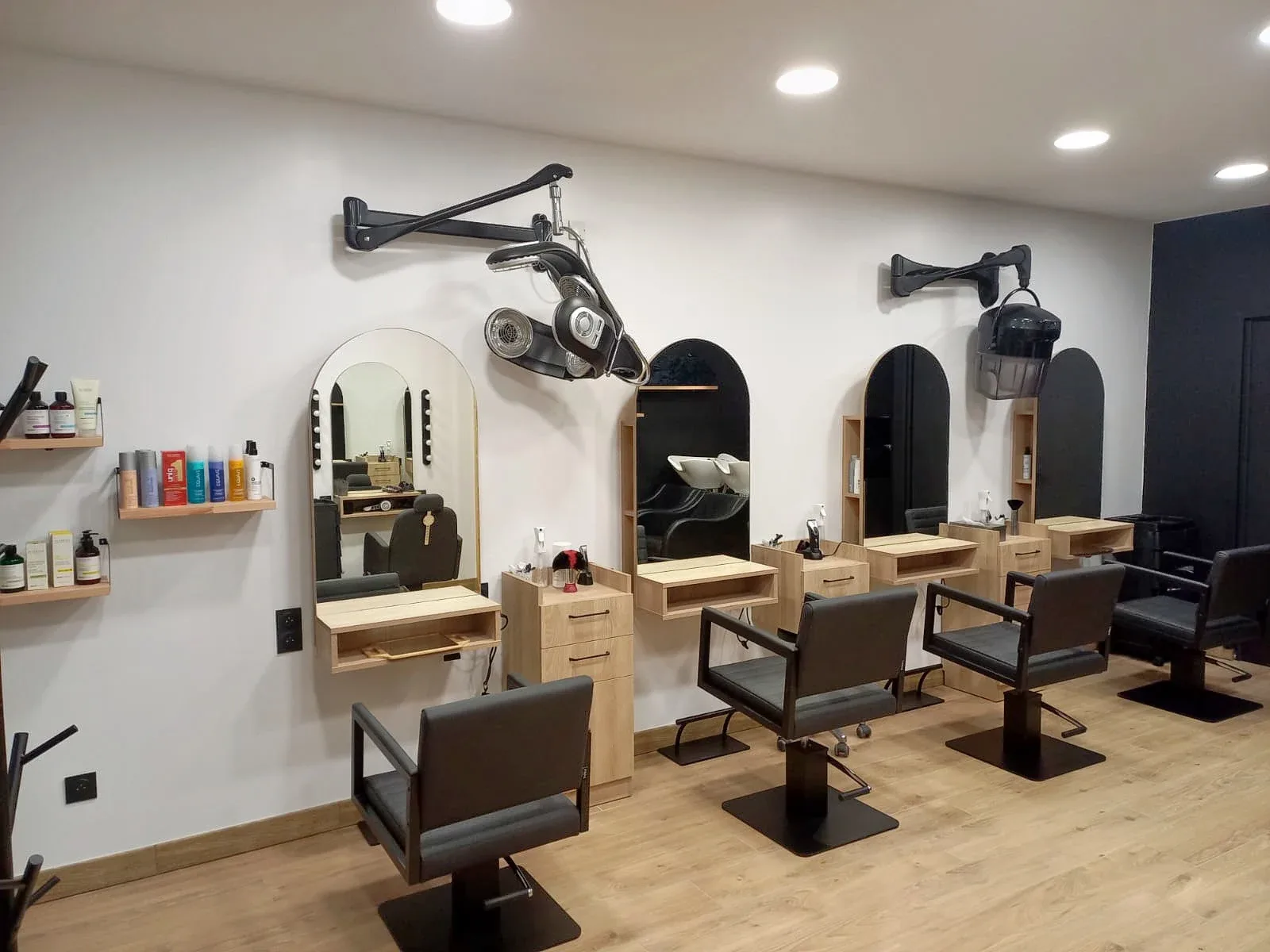 Atelier coiffure - Coiffure Saint-Jean-de-Luz - Atelier coiffure - Photo Galerie - OneBooking