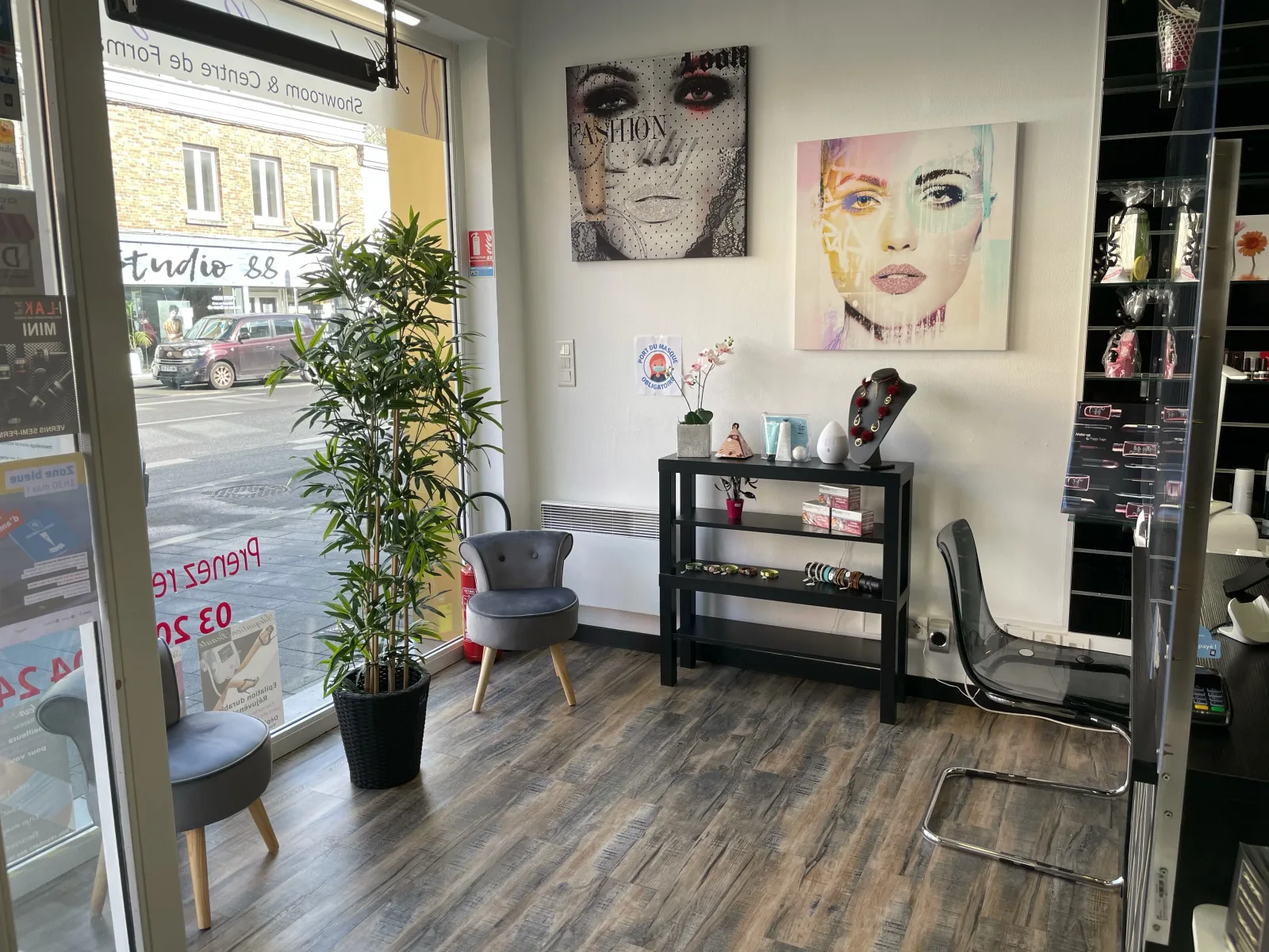 Salon de Capucine - Onglerie Loos - Salon de Capucine - Photo Galerie - OneBooking