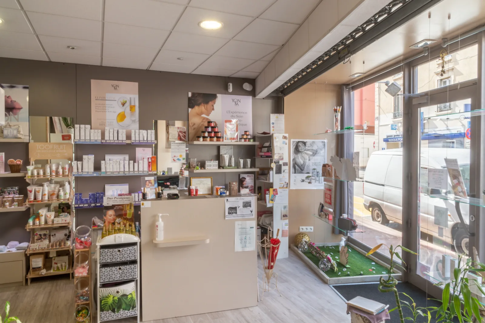 Institut Aux Parfums Mulsant - Onglerie Roanne - Institut Aux Parfums Mulsant - Photo Galerie - OneBooking