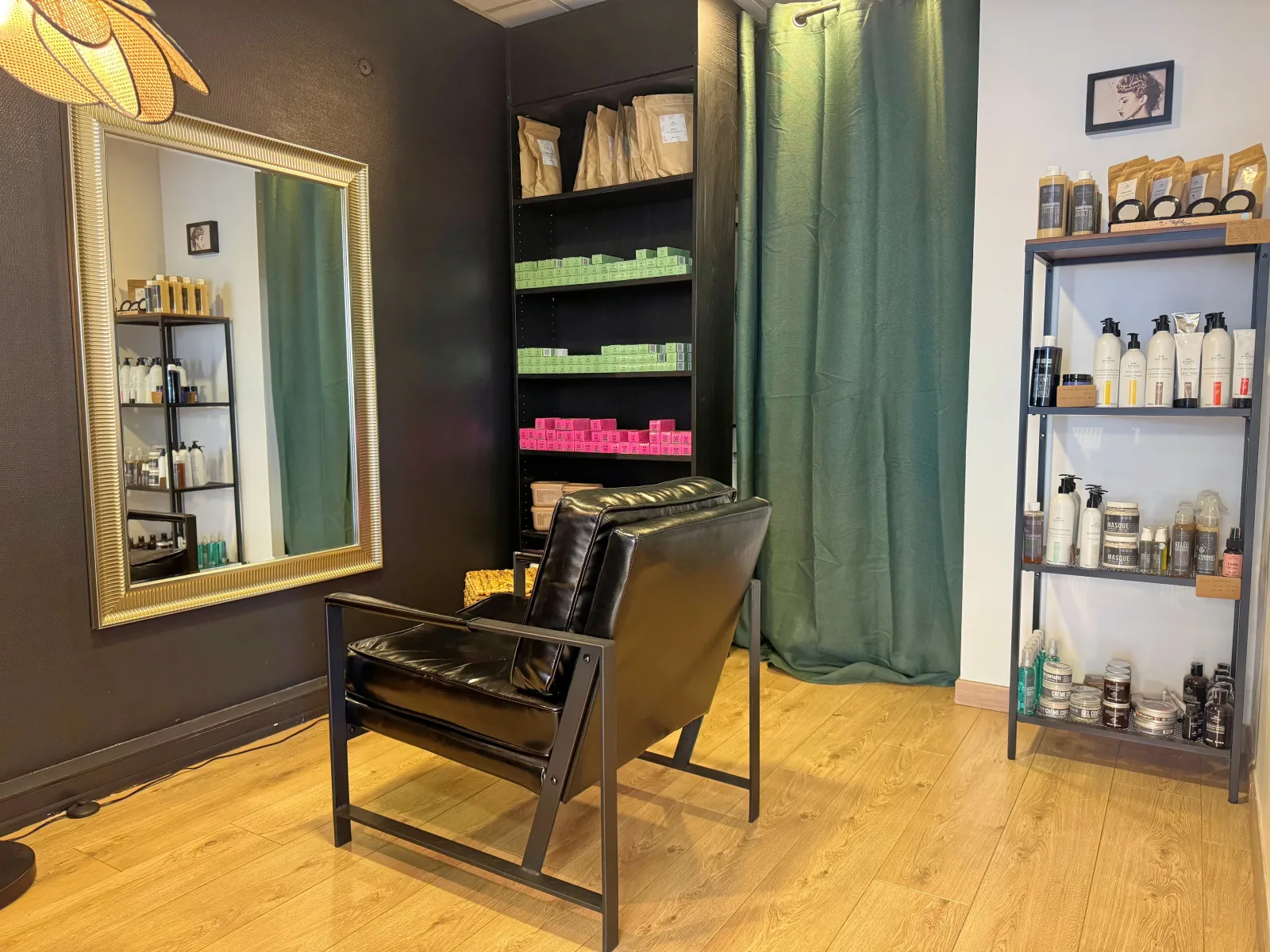 Salon Solo - Visagiste - Coiffure Bain-de-Bretagne - Salon Solo - Visagiste - Photo Galerie - OneBooking