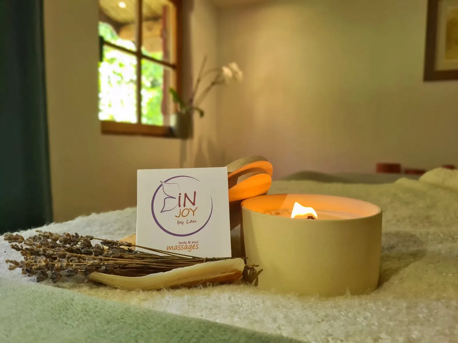 Le Chalet Enchanté - Injoy by Lau - Centre de bien être - Massage - Massage Châteauneuf-Grasse - Le Chalet Enchanté - Injoy by Lau - Centre de bien être - Massage - Photo Galerie - OneBooking