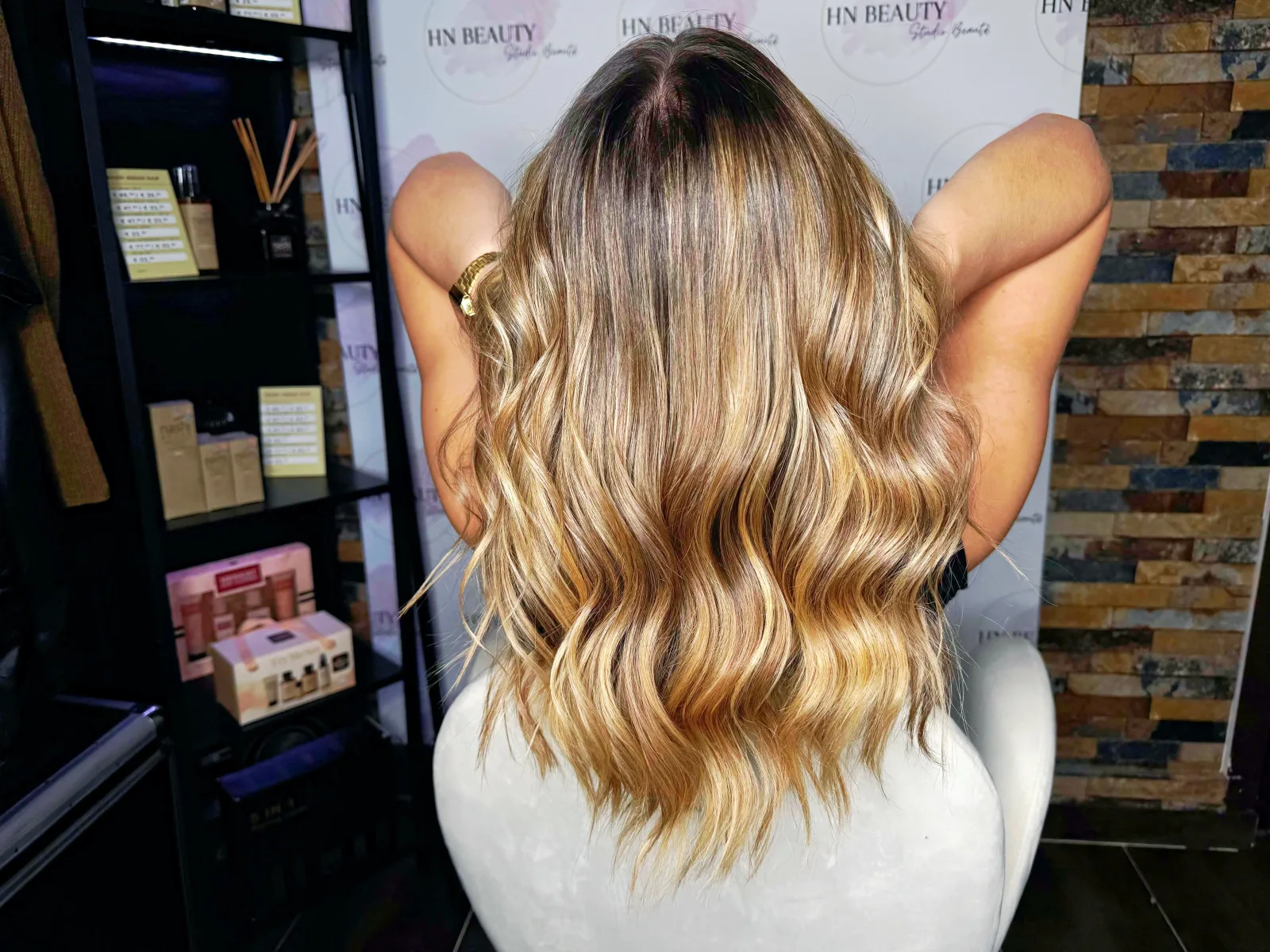 HN Beauty - Coiffure Breuillet - HN Beauty - Photo Galerie - OneBooking
