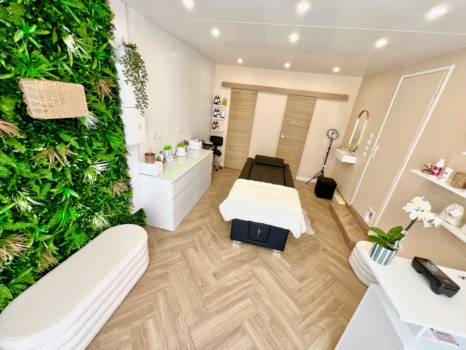 EMYBEAUTY - Institut de beauté Poulx - EMYBEAUTY - Photo Galerie - OneBooking