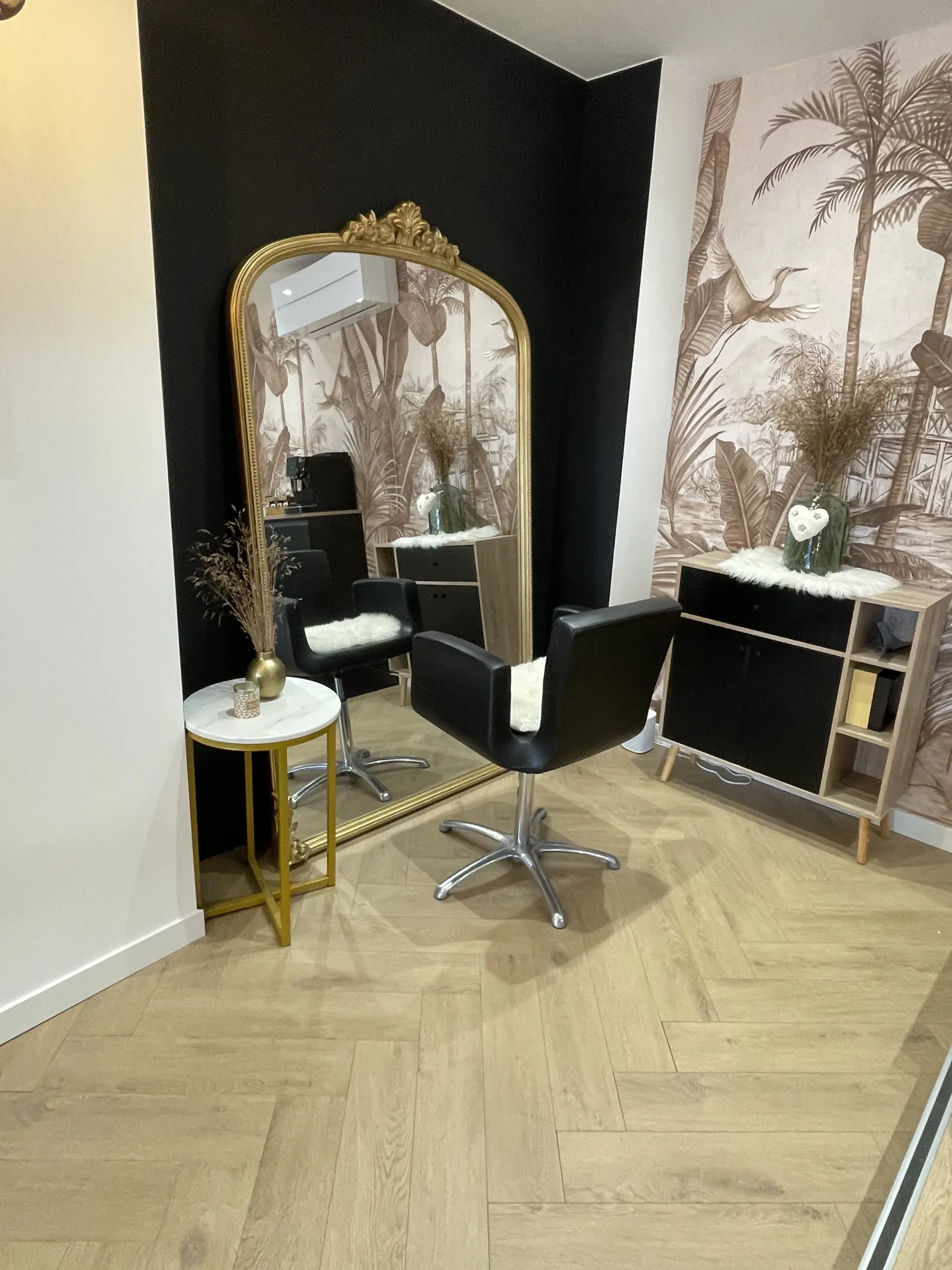 Tropicolor - Coiffure Charlieu - Tropicolor - Photo Galerie - OneBooking