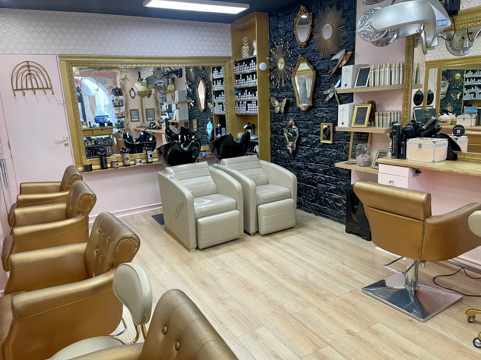 O miroir - Coiffure La Rochelle - O miroir - Photo Galerie - OneBooking