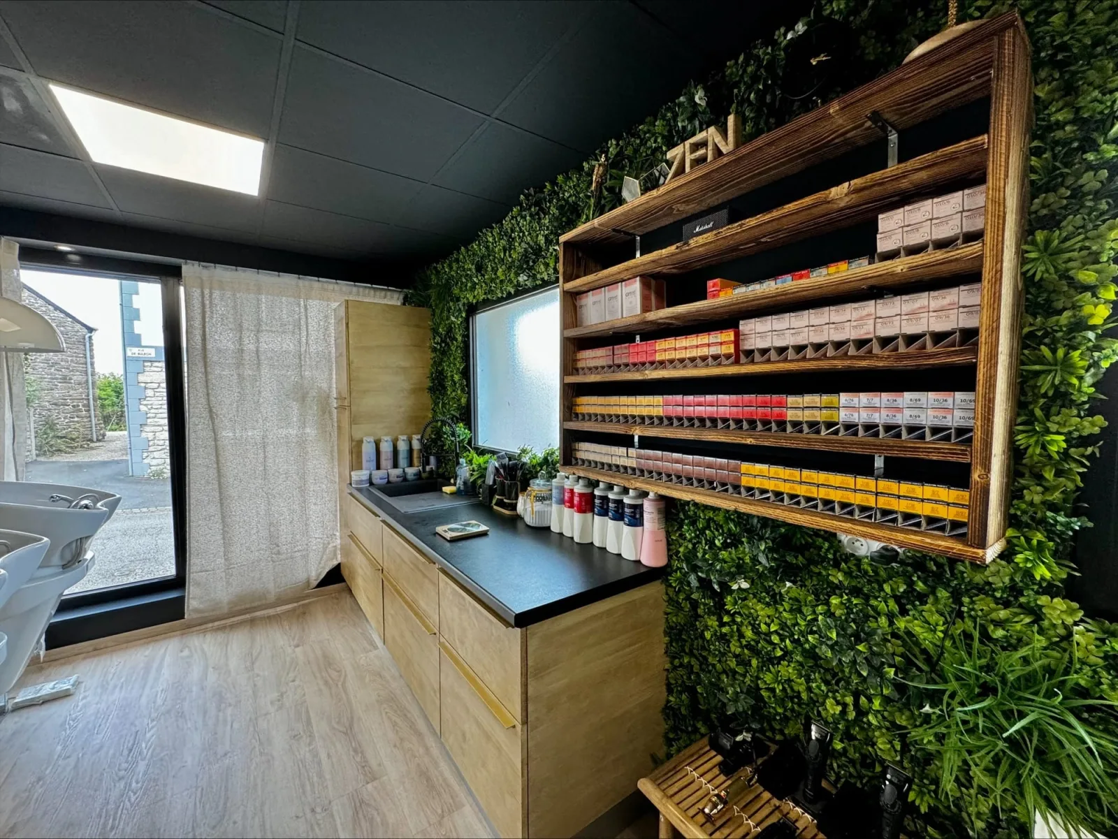 Gold and Garden - Coiffure Saint-Jean-Brévelay - Gold and Garden - Photo Galerie - OneBooking