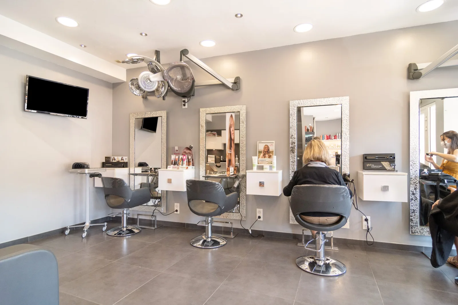 Total Look - Coiffure Le Lavandou - Total Look - Photo Galerie - OneBooking