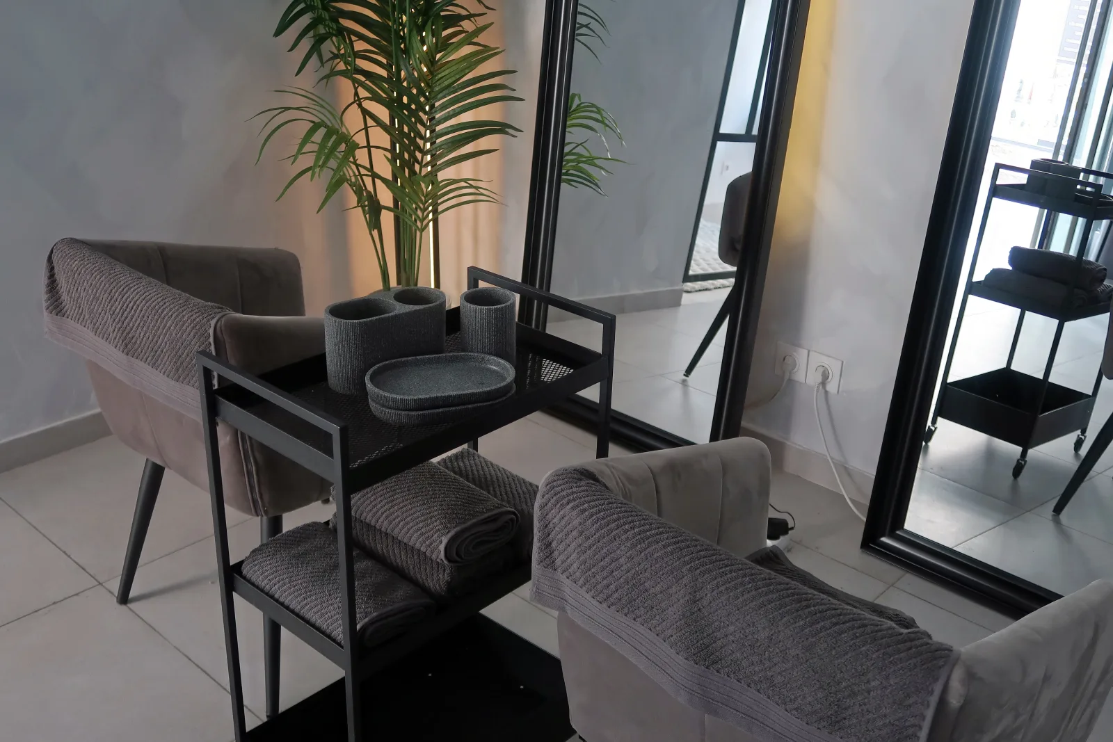Amber Kossy - Onglerie Neuilly-Plaisance - Amber Kossy - Photo Galerie - OneBooking