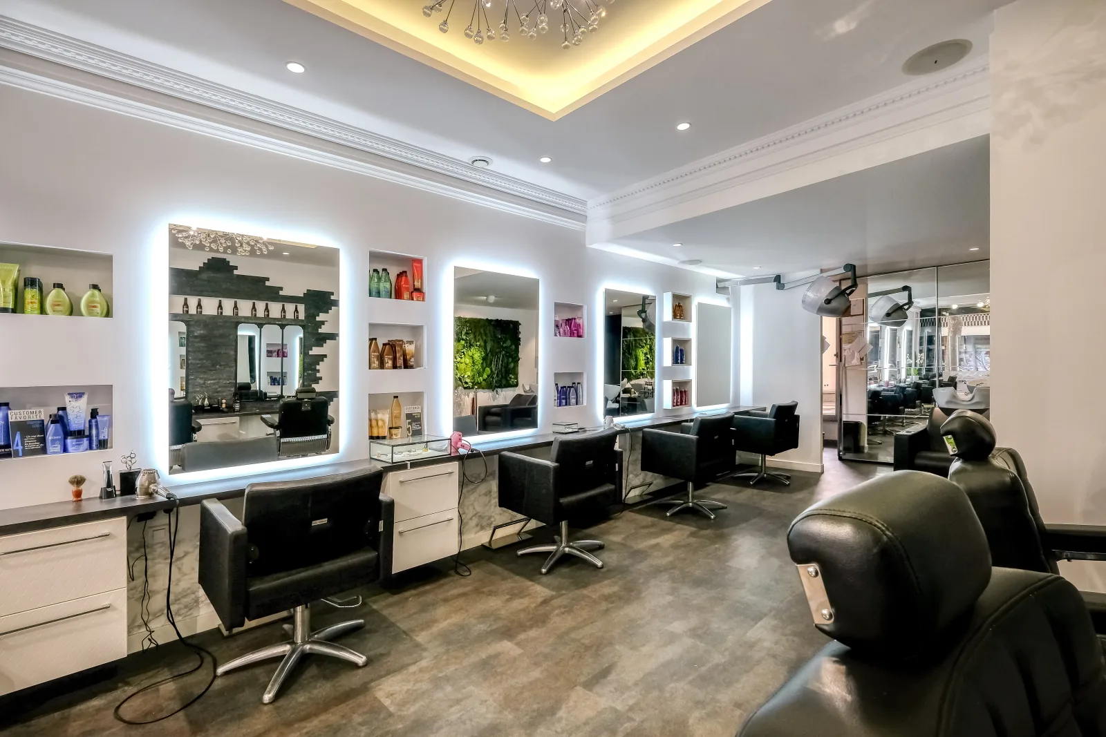 Raphaël Perrier by Marion Dauch - Coiffure Toulouse - Raphaël Perrier by Marion Dauch - Photo Galerie - OneBooking