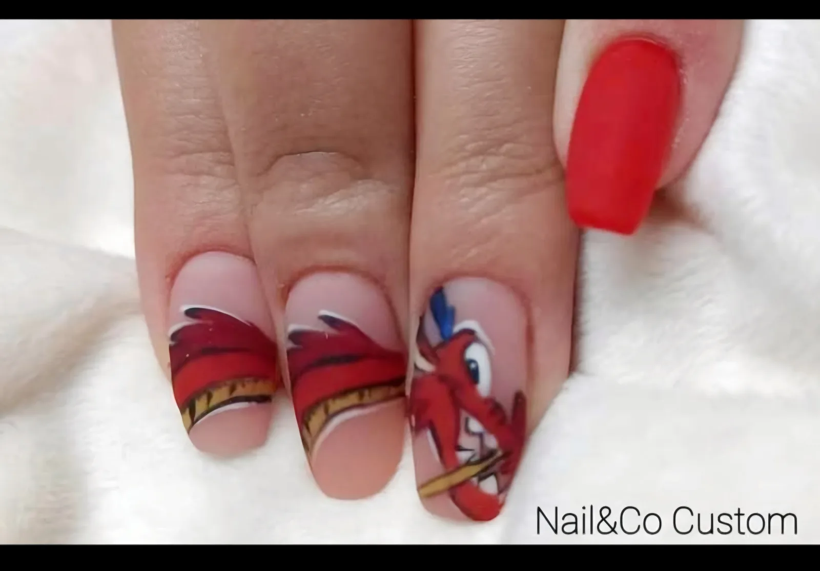 Nail&co custom - Institut de beauté Moulins - Nail&co custom - Photo Galerie - OneBooking
