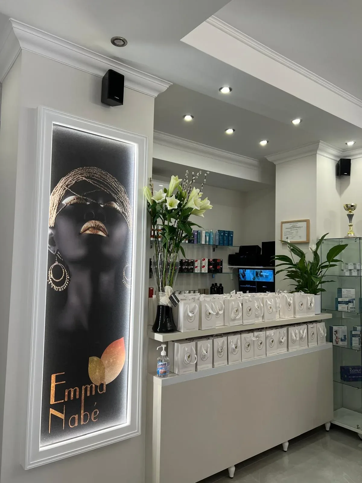 Emma Nabé - Institut de beauté Loos - Emma Nabé - Photo Galerie - OneBooking