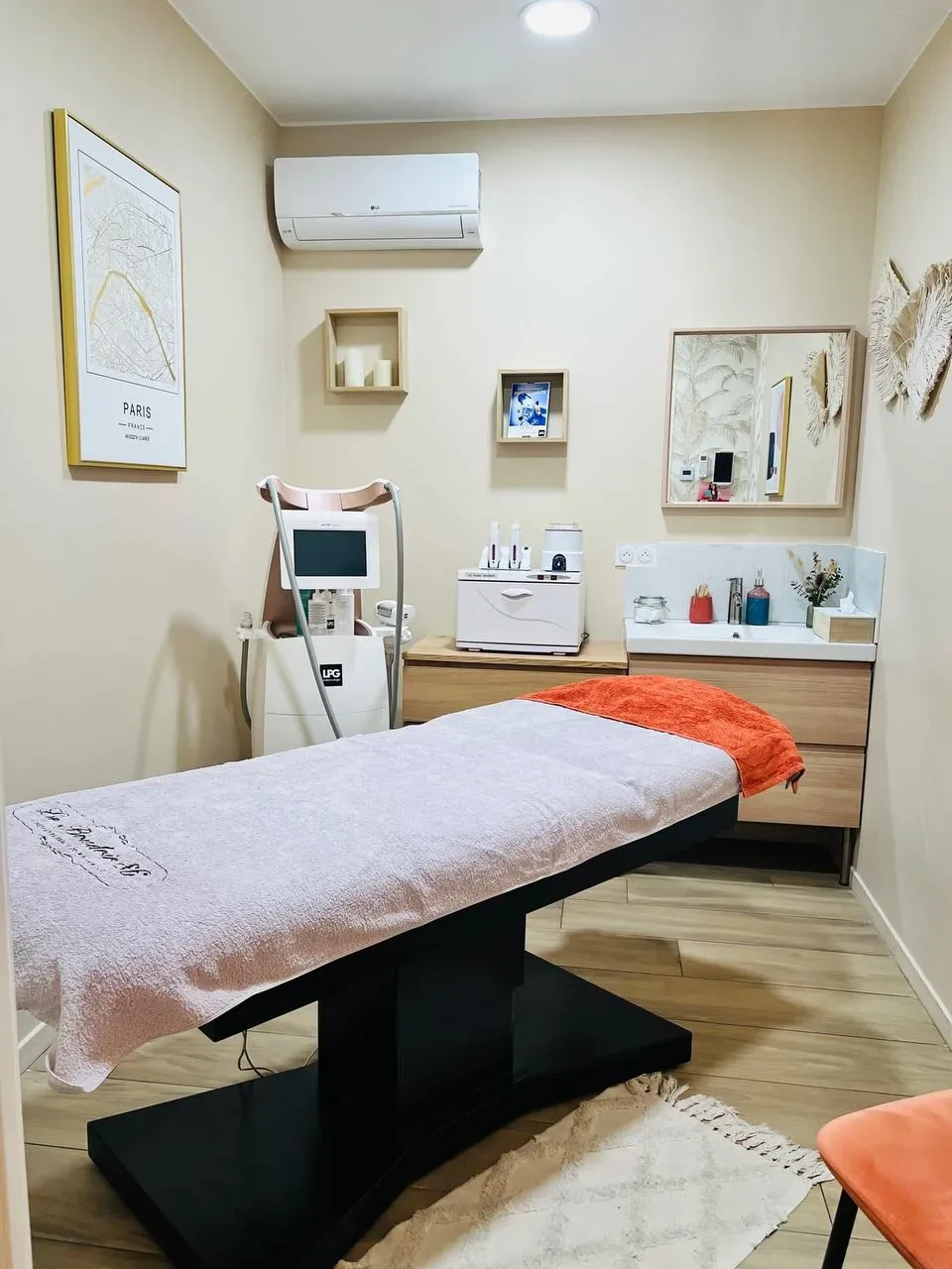 Le Boudoir 86 SPA - Onglerie Biard - Le Boudoir 86 SPA - Photo Galerie - OneBooking