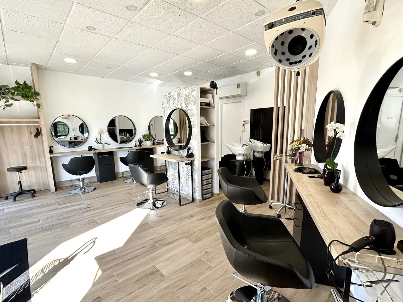 Salon des Verts Prés - Coiffure Orvault - Salon des Verts Prés - Photo Galerie - OneBooking