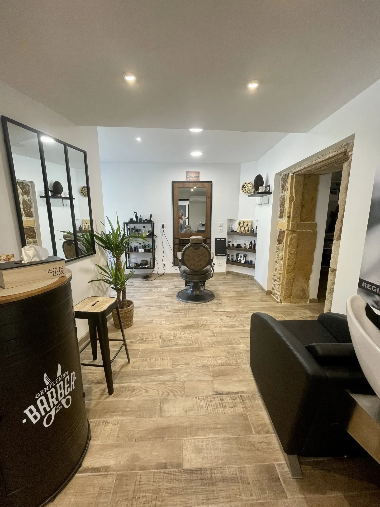 Tant qu’il y aura des hommes by Céline - Coiffure Saint-Genis-Laval - Tant qu’il y aura des hommes by Céline - Photo Galerie - OneBooking