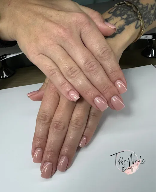 Tiffa’Nails Beauty - Coiffure Grimaud - Tiffa’Nails Beauty - Photo Galerie - OneBooking