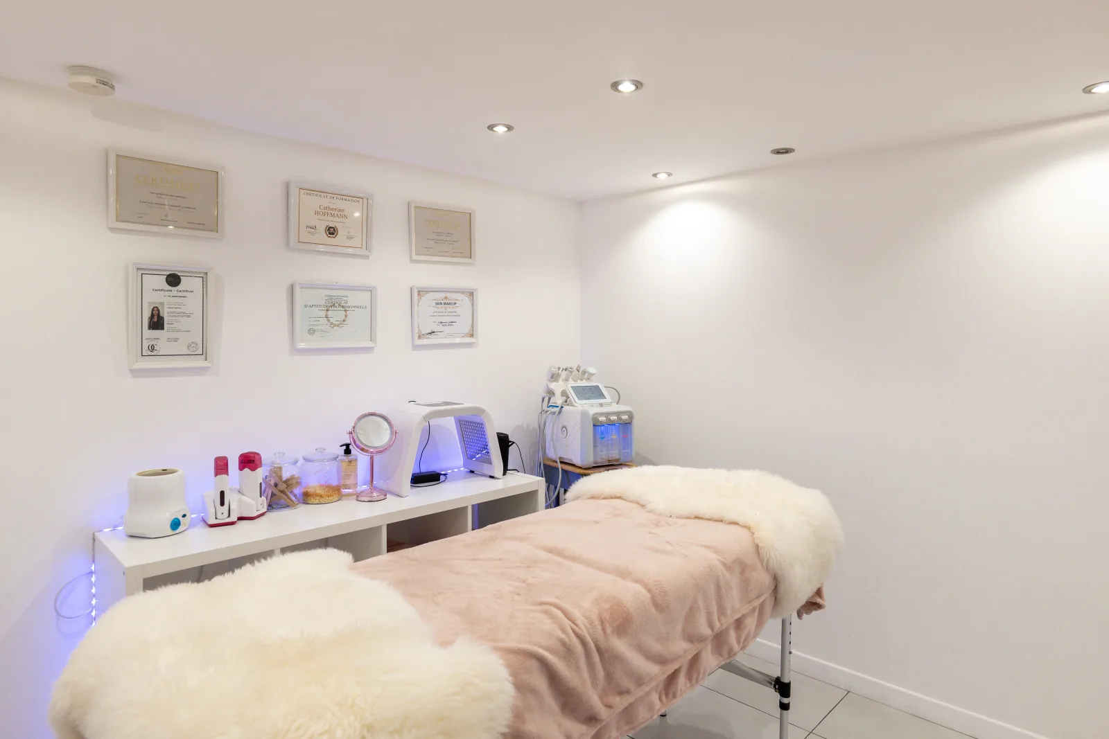 Kellya K - Institut de beauté La Penne-sur-Huveaune - Kellya K - Photo Galerie - OneBooking