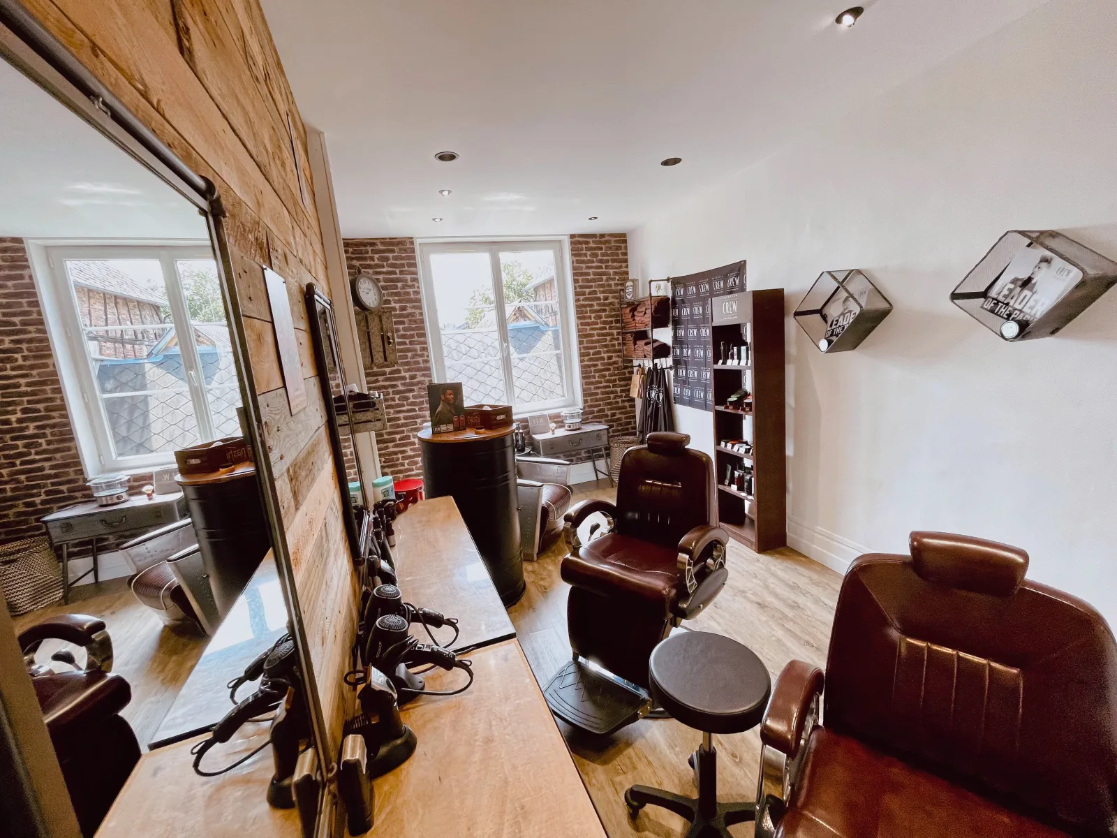 Histoire de Coupe by PEOPLE - Coiffure Le Neubourg - Histoire de Coupe by PEOPLE - Photo Galerie - OneBooking