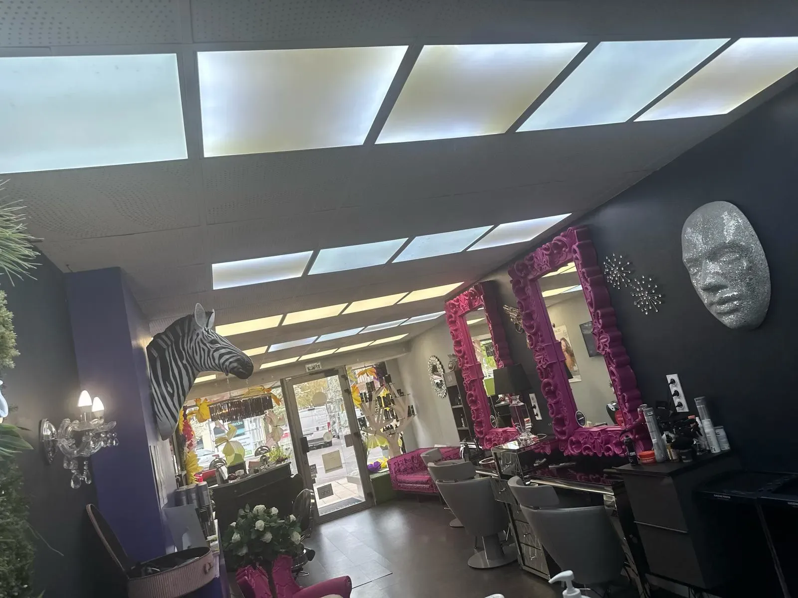 Tony Mathias Coiffure - Coiffure Verdun - Tony Mathias Coiffure - Photo Galerie - OneBooking