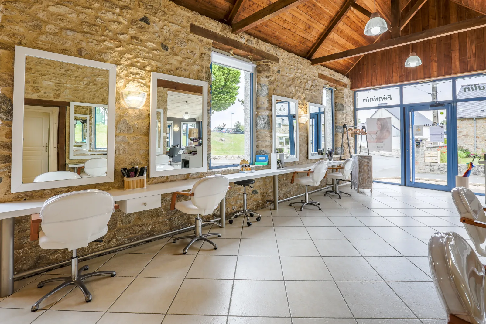 Zenitude - Coiffure Ploumagoar - Zenitude - Photo Galerie - OneBooking