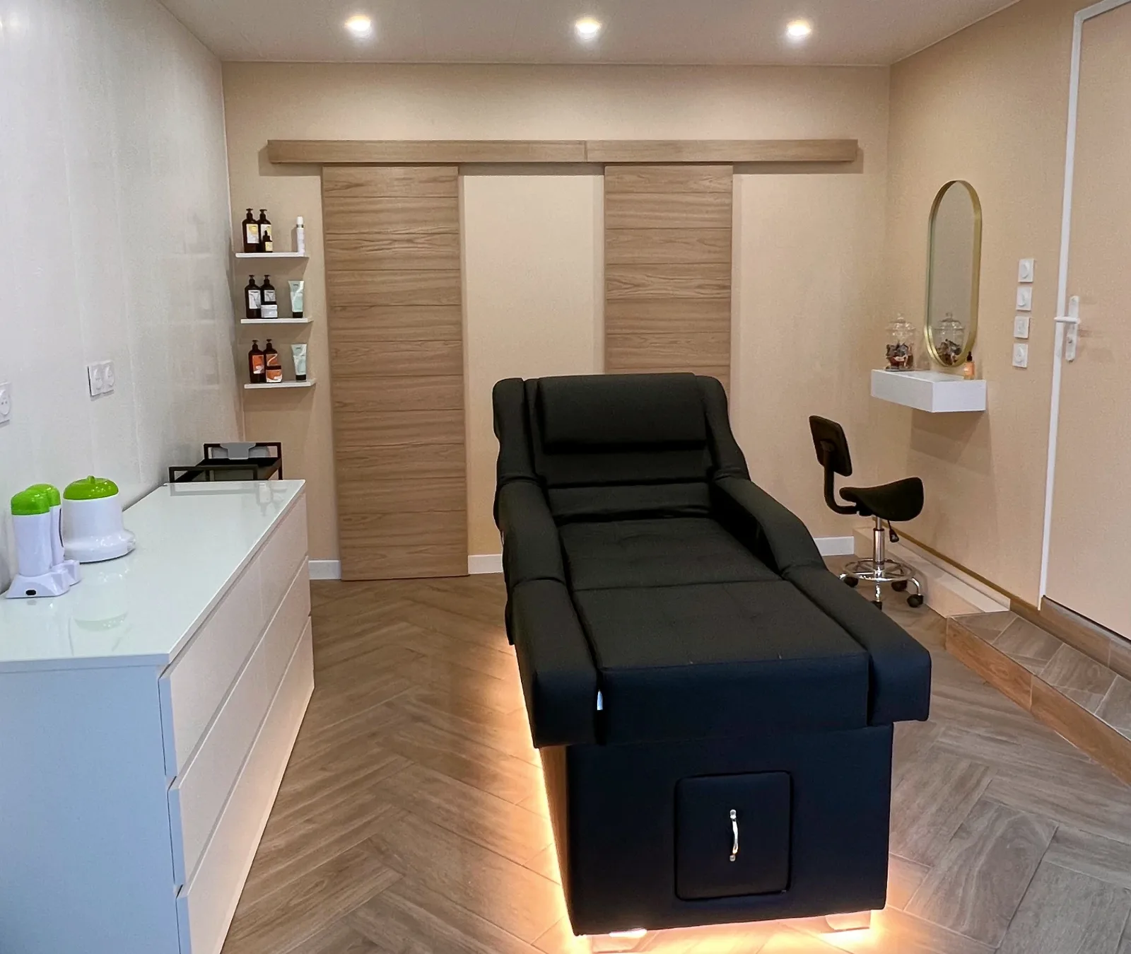EMYBEAUTY - Institut de beauté Poulx - EMYBEAUTY - Photo Galerie - OneBooking