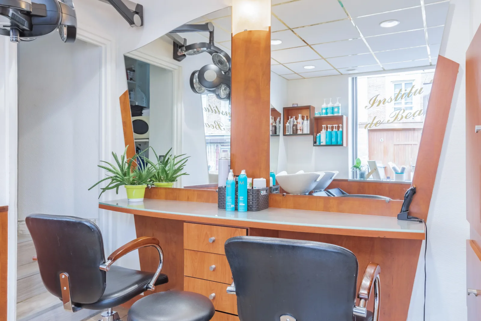 LIBERTÉ Coiffure & Esthétique - Coiffure Le Neubourg - LIBERTÉ Coiffure & Esthétique - Photo Galerie - OneBooking