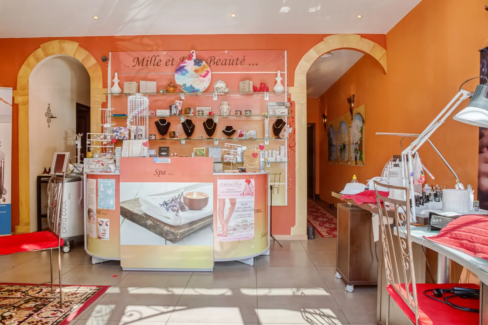 Mille et Une Beauté - Onglerie La Seyne-sur-Mer - Mille et Une Beauté - Photo Galerie - OneBooking