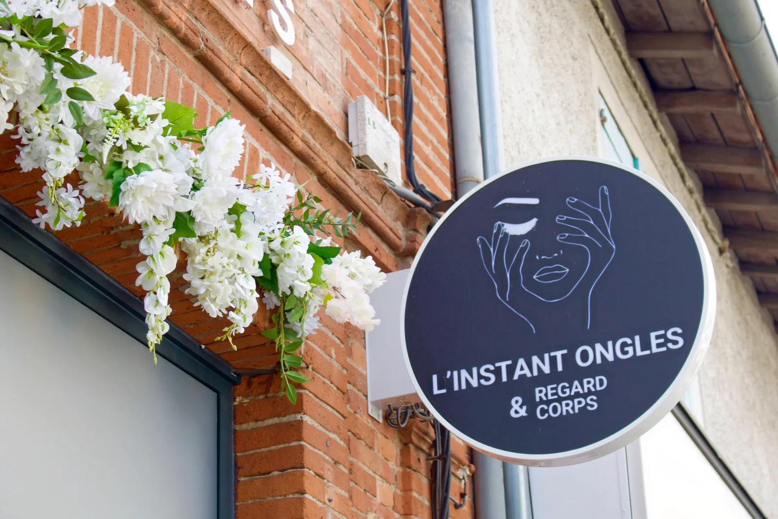 L'Instant Ongles et Regard - Institut de beauté Aucamville - L'Instant Ongles et Regard - Photo Galerie - OneBooking
