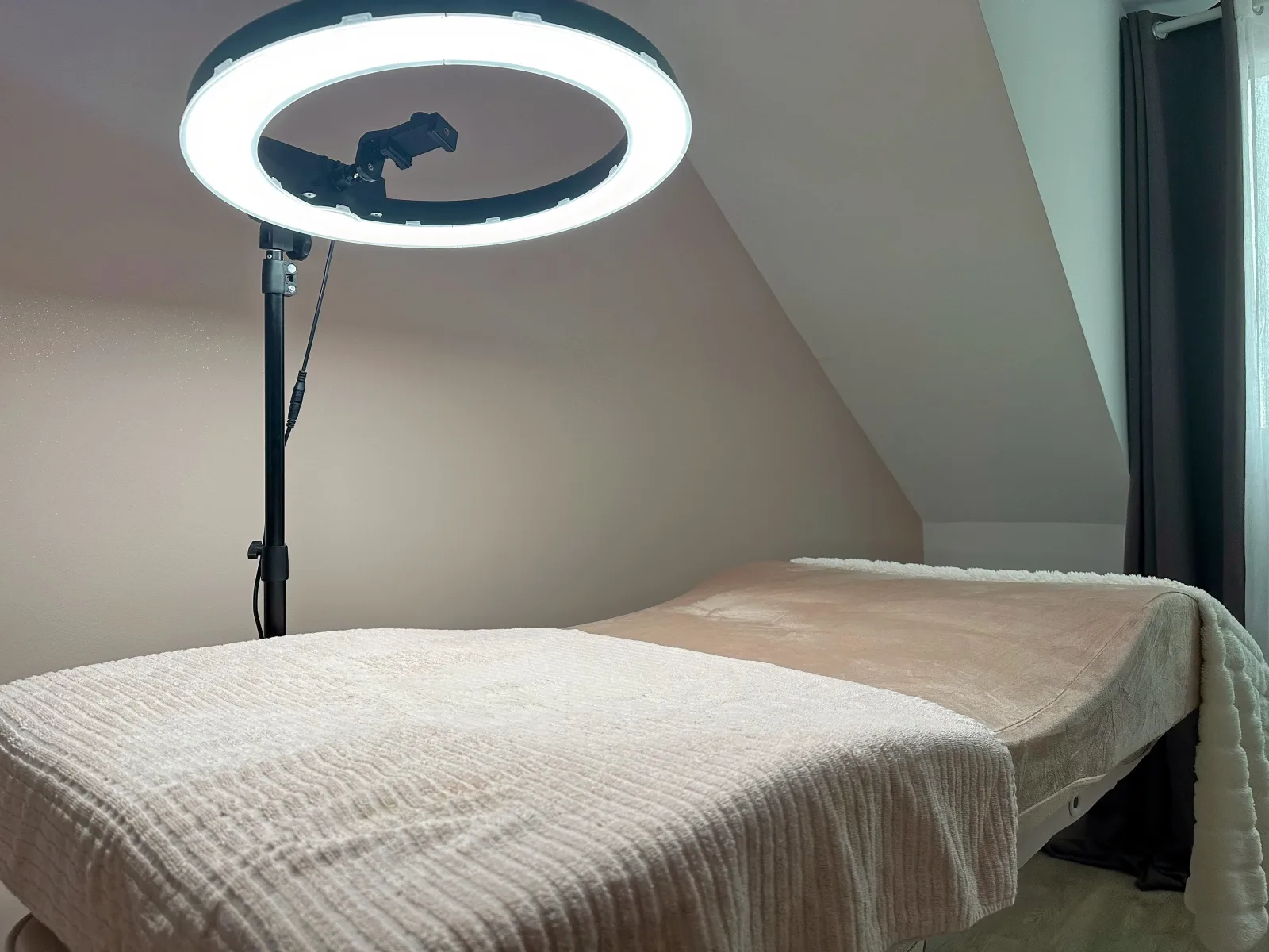Extension de Cils 77 - Institut de beauté Jouarre - Extension de Cils 77 - Photo Galerie - OneBooking