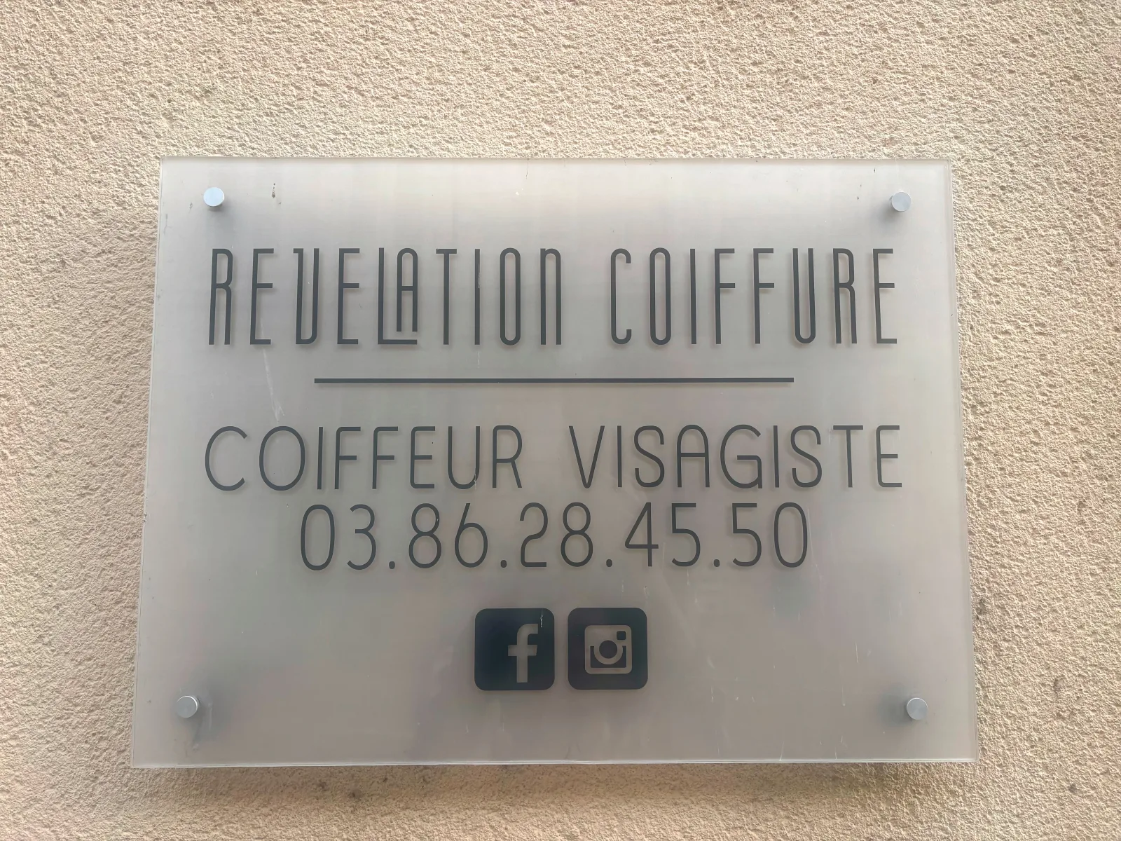 Revelation Coiffure - Coiffure Cosne-Cours-sur-Loire - Revelation Coiffure - Photo Galerie - OneBooking