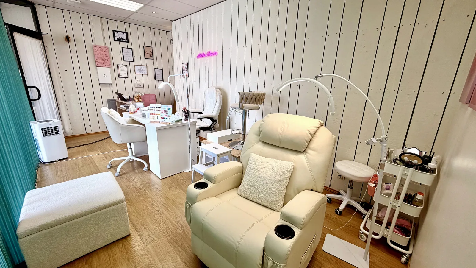 Atelier Féenixe - Onglerie La Roche-sur-Foron - Atelier Féenixe - Photo Galerie - OneBooking