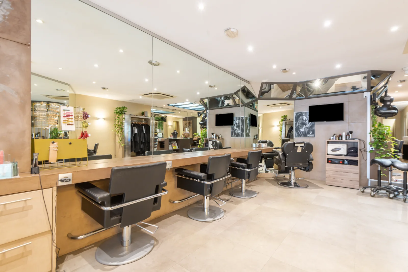 BIGOUDIME - Coiffure Loos - BIGOUDIME - Photo Galerie - OneBooking