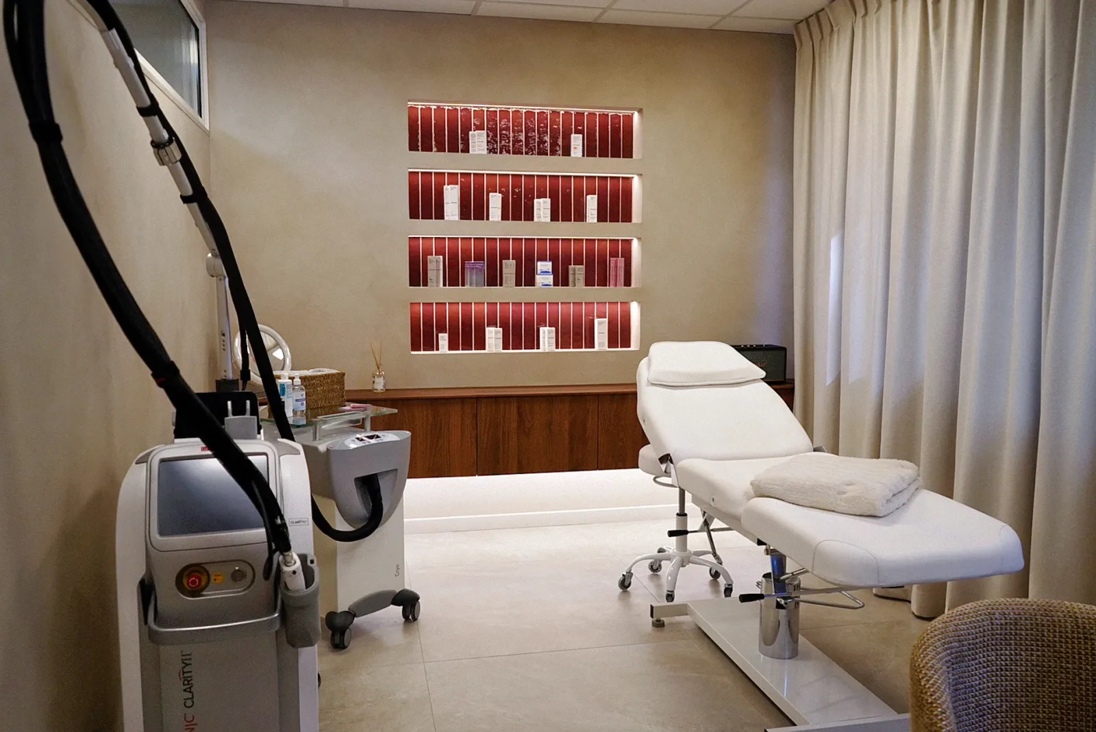 Skinaderm Clinic - Institut de beauté Le Pradet - Skinaderm Clinic - Photo Galerie - OneBooking