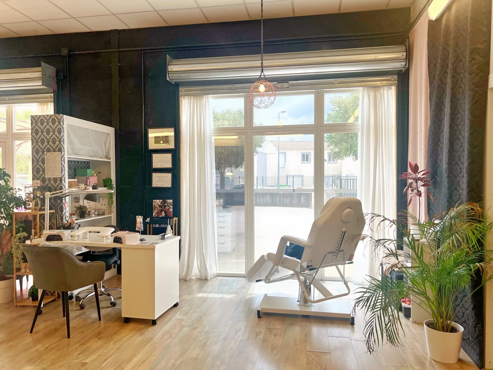 Commérages - Coiffure L'Isle-sur-la-Sorgue - Commérages - Photo Galerie - OneBooking