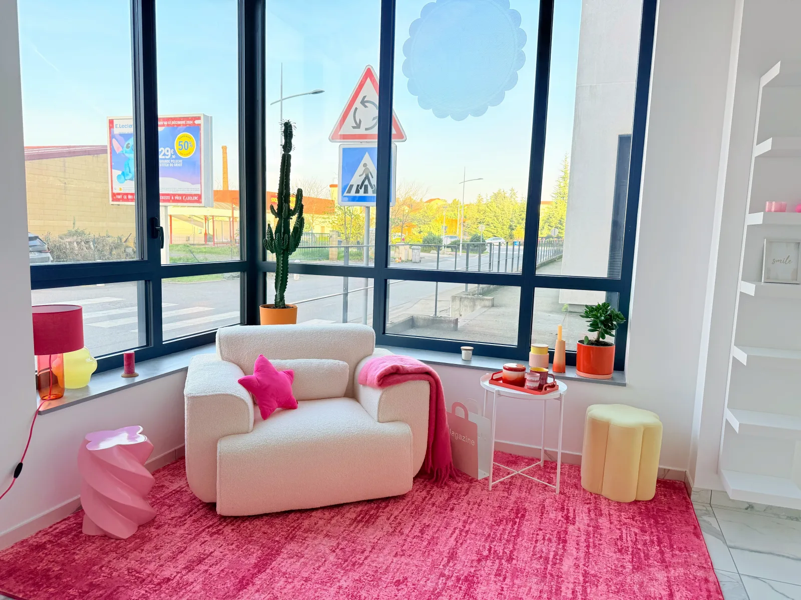 Poppy's Corner - Onglerie Saint-Just-Saint-Rambert - Poppy's Corner - Photo Galerie - OneBooking