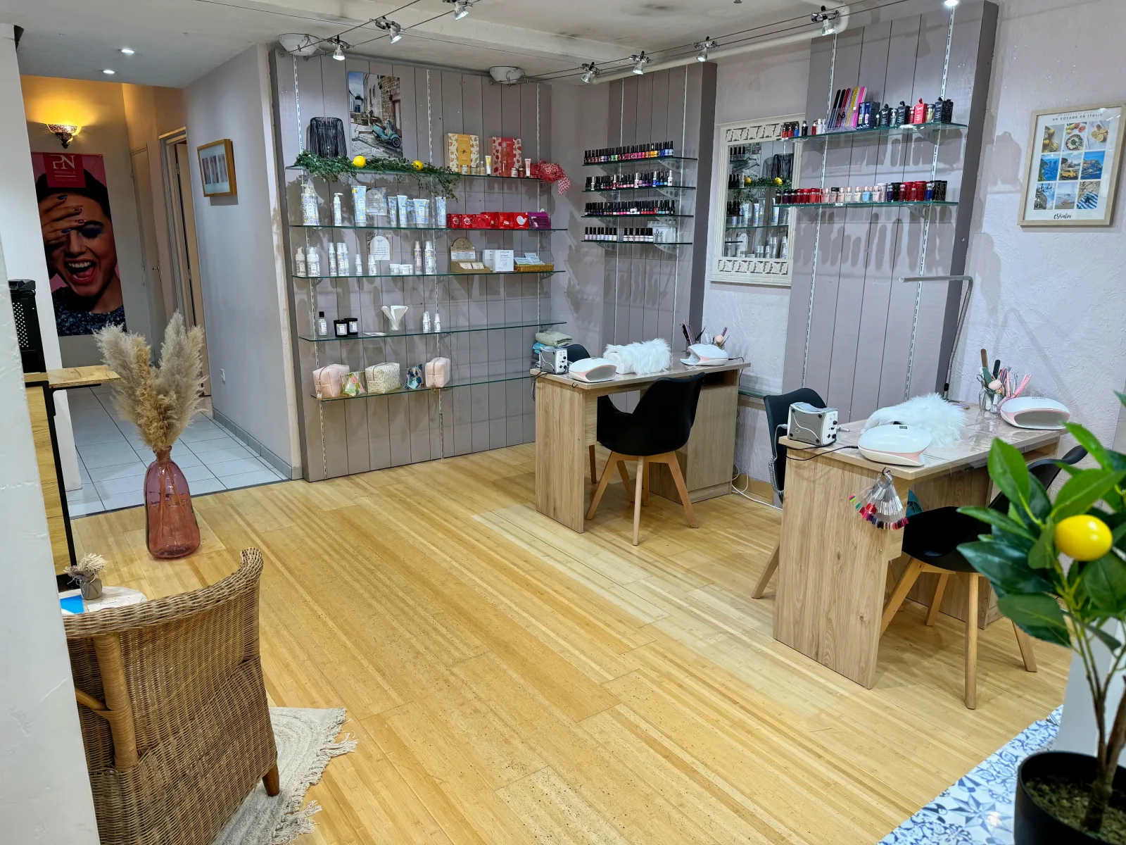 Top Coiffure - Nymphea - Coiffure Villefranche-de-Rouergue - Top Coiffure - Nymphea - Photo Galerie - OneBooking