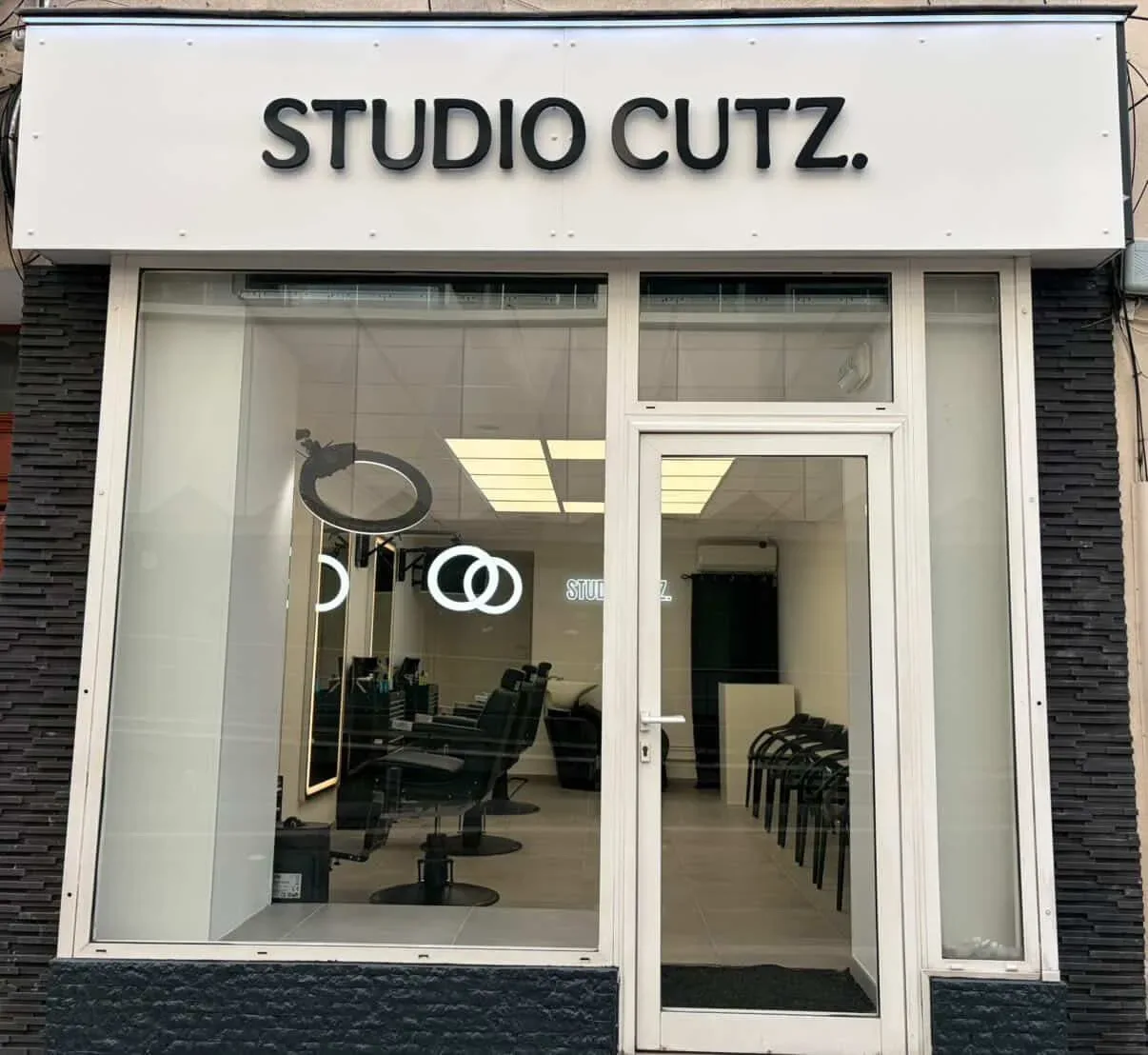 Studio Cutz - Coiffure Draguignan - Studio Cutz - Photo Galerie - OneBooking