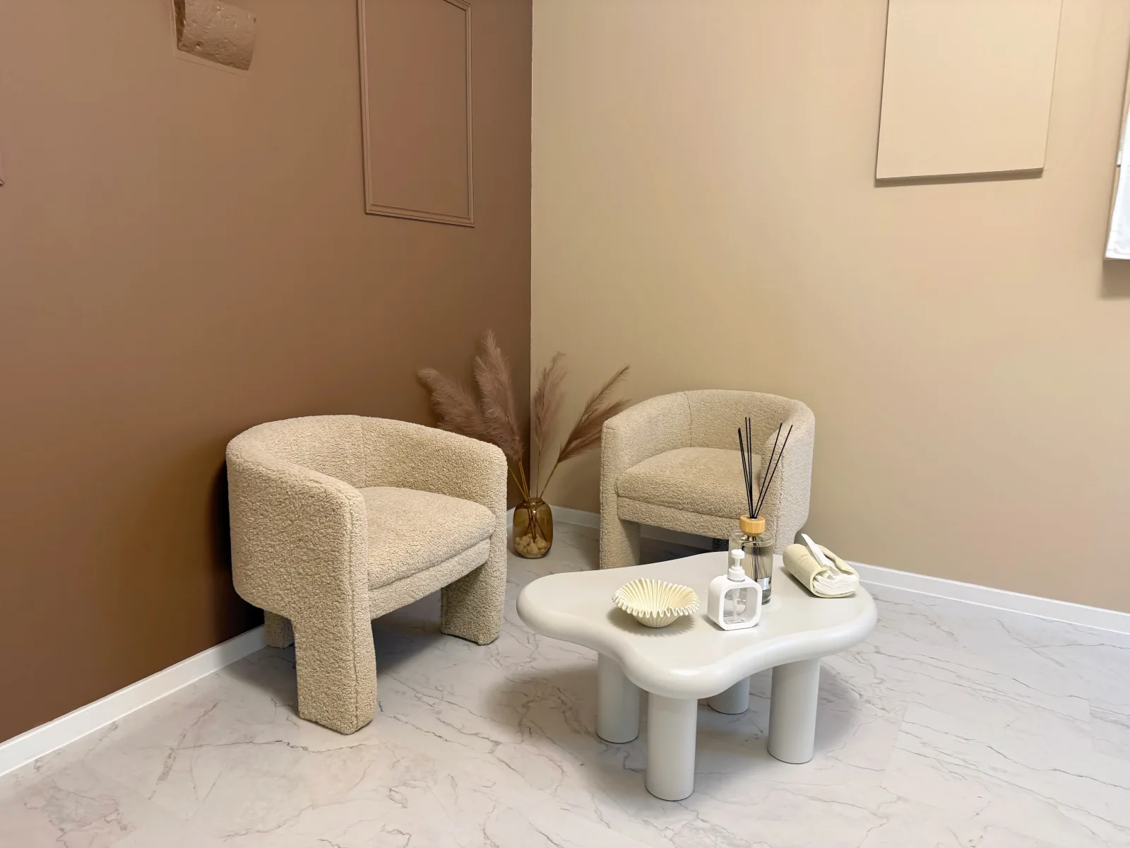 MH CARE - Épilation Divonne-les-Bains - MH CARE - Photo Galerie - OneBooking