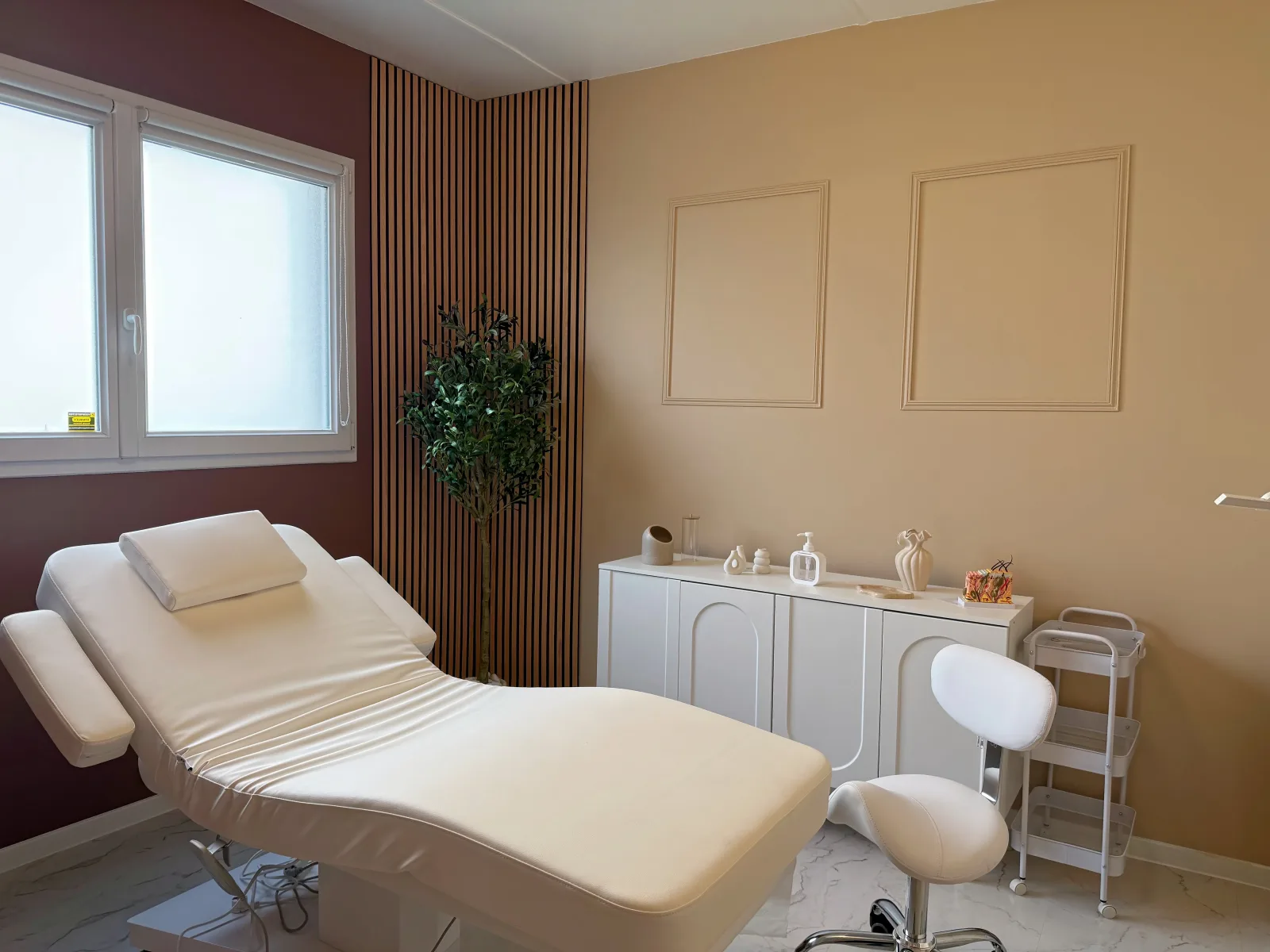 MH CARE - Épilation Divonne-les-Bains - MH CARE - Photo Galerie - OneBooking