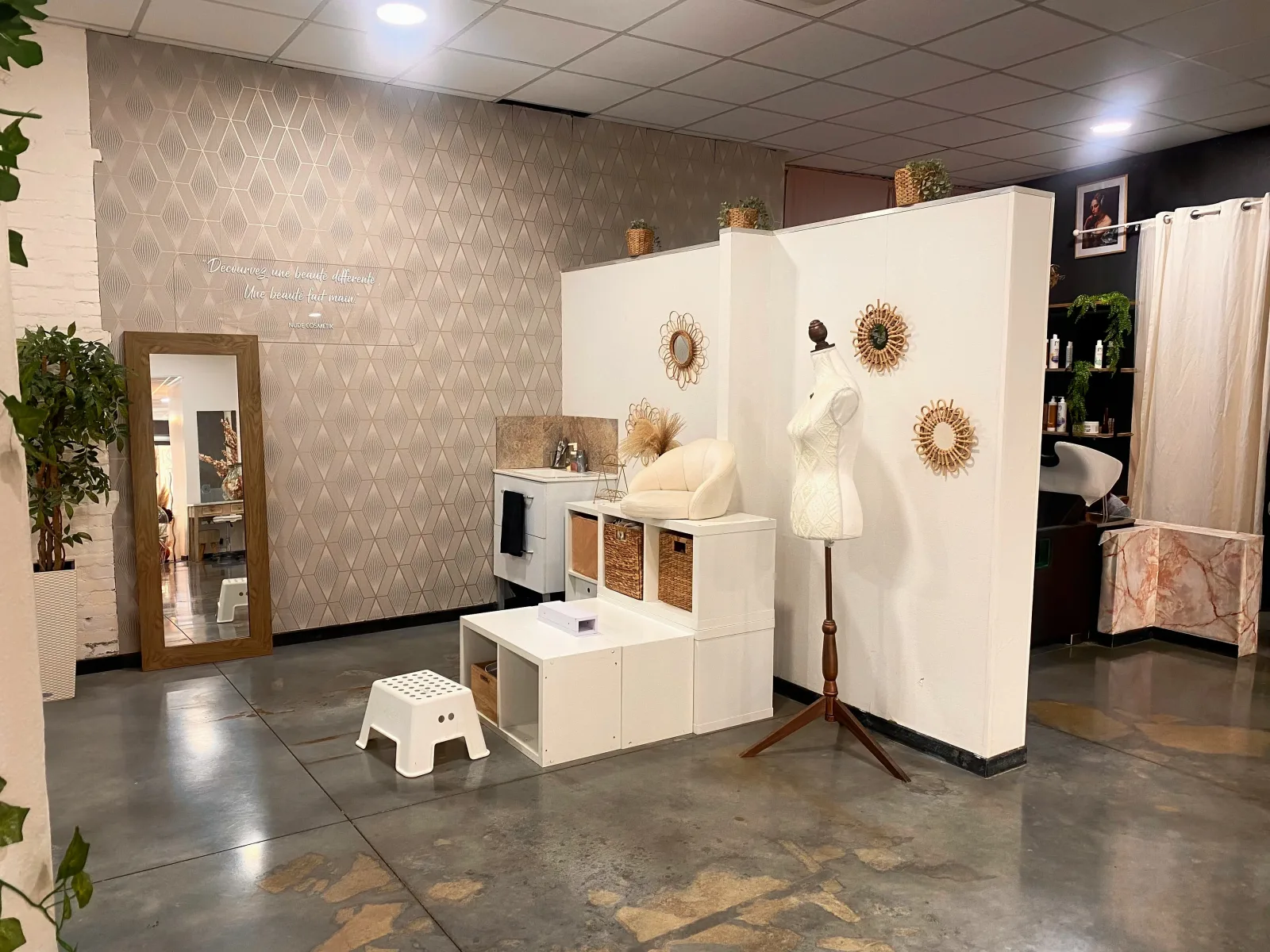 NudeCosmetik - Coiffure Romans-sur-Isère - NudeCosmetik - Photo Galerie - OneBooking