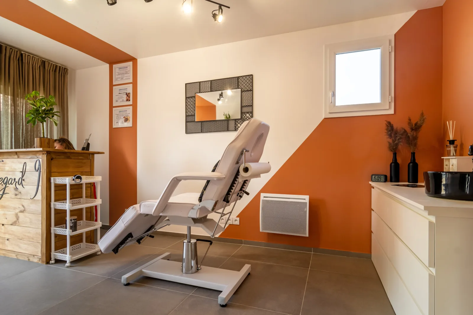 Regard 9 - Onglerie Vidauban - Regard 9 - Photo Galerie - OneBooking