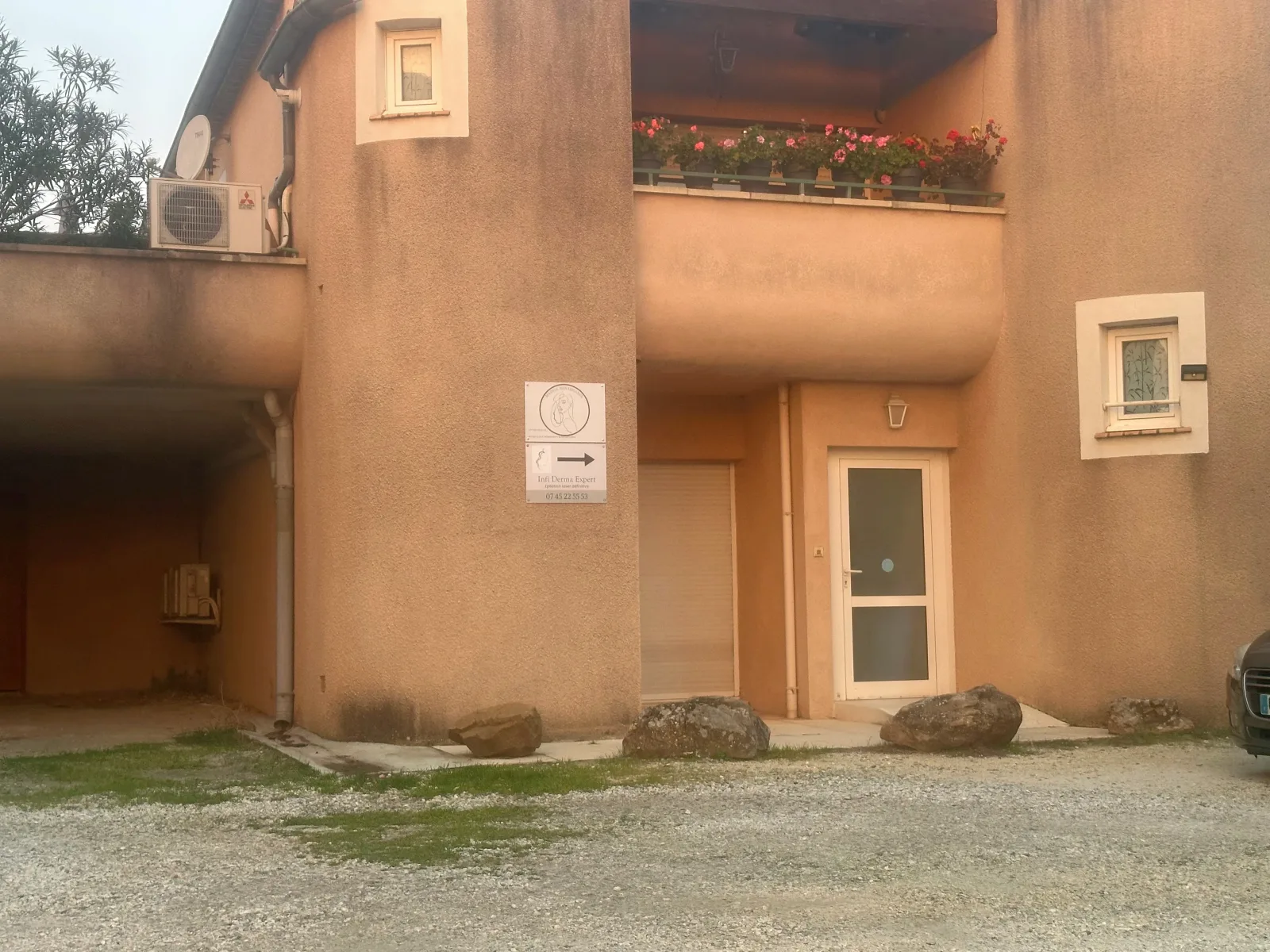 Infiderma expert - Épilation Saint-Quentin-la-Poterie - Infiderma expert - Photo Galerie - OneBooking