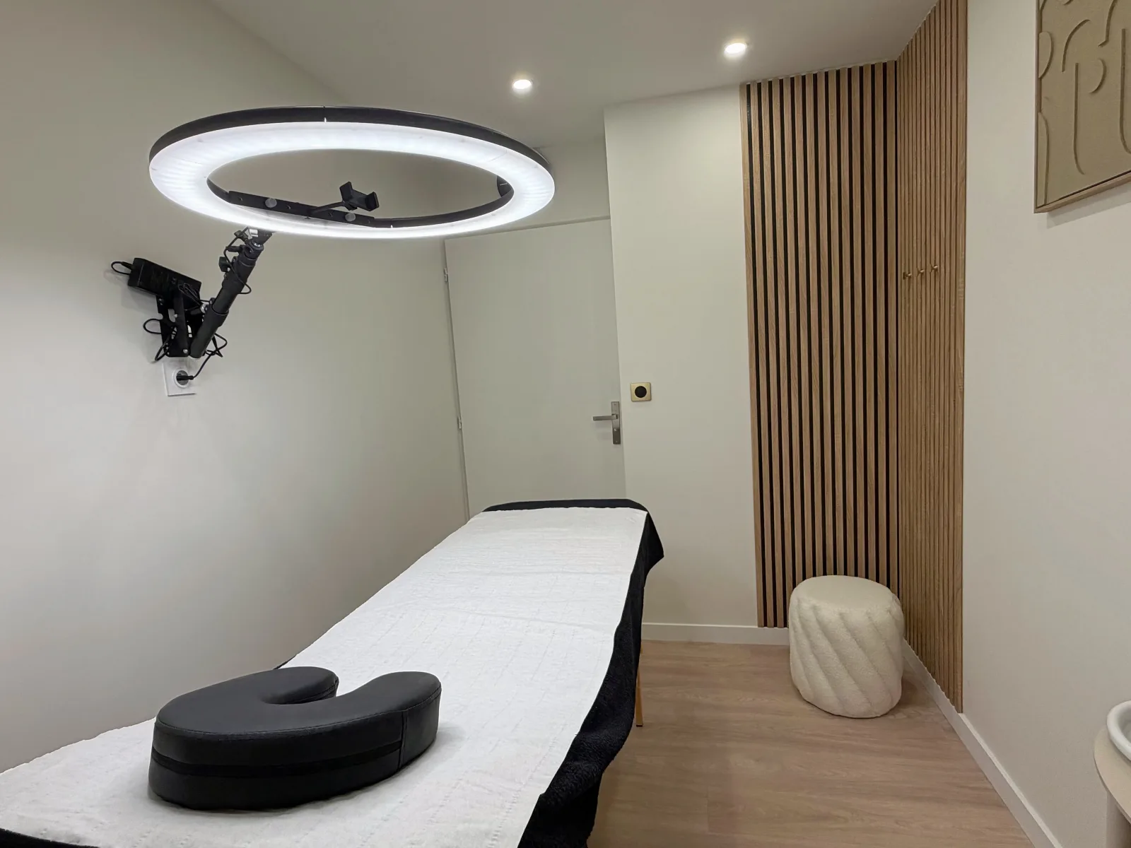 Claona - Mia’S Beauty - Institut de beauté Fontaine - Claona - Mia’S Beauty - Photo Galerie - OneBooking