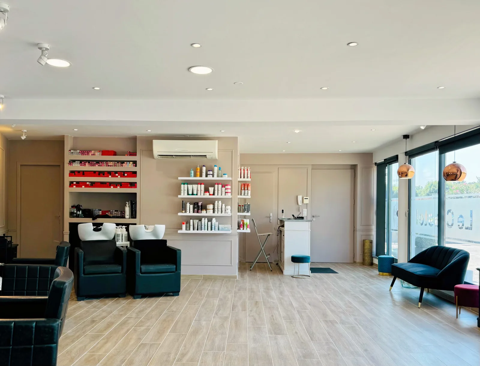 Salon le Castel - Coiffure / Esthétique - Coiffure Meyreuil - Salon le Castel - Coiffure / Esthétique - Photo Galerie - OneBooking