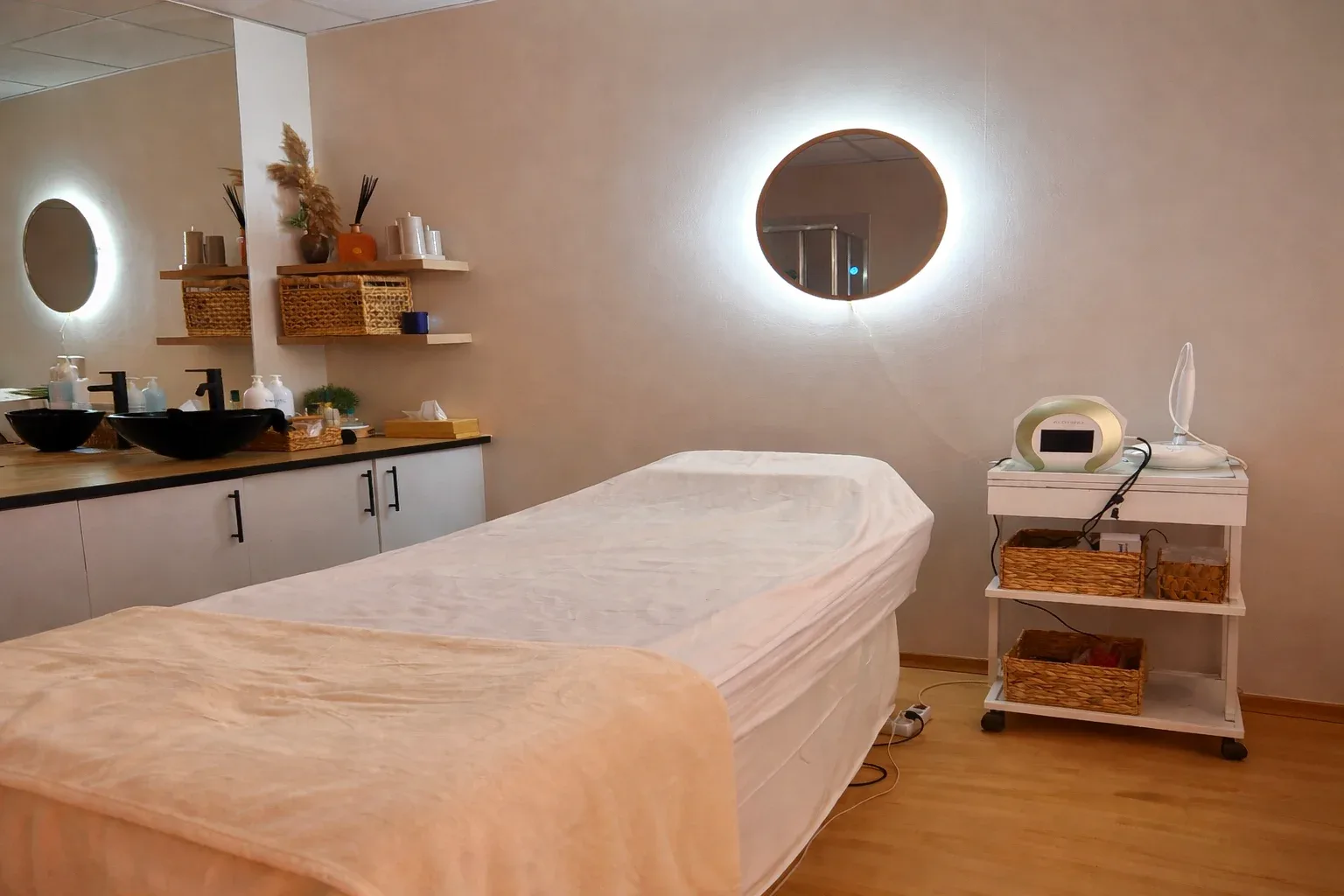 Rose Poudré – Head Spa, Soins & Beauté du Regard - Onglerie Saint-André-de-Sangonis - Rose Poudré – Head Spa, Soins & Beauté du Regard - Photo Galerie - OneBooking
