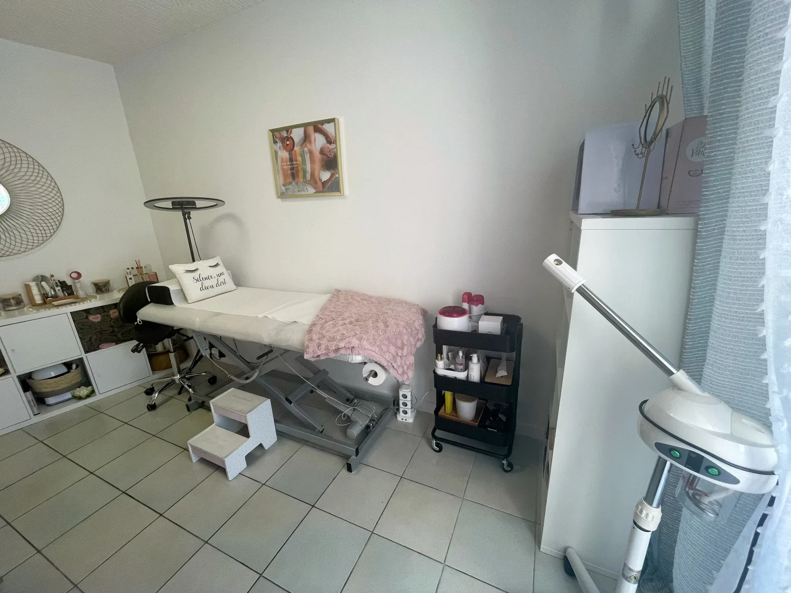 Infiny Beauty By Mounia - Onglerie La Crau - Infiny Beauty By Mounia - Photo Galerie - OneBooking