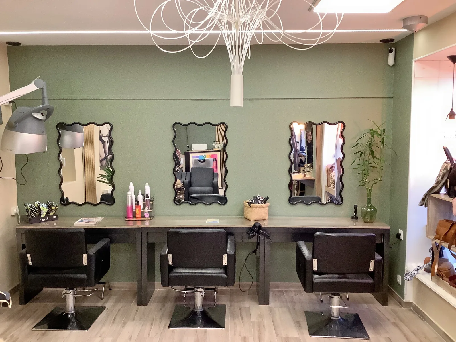 Espace Coiffure - Coiffure Donville-les-Bains - Espace Coiffure - Photo Galerie - OneBooking