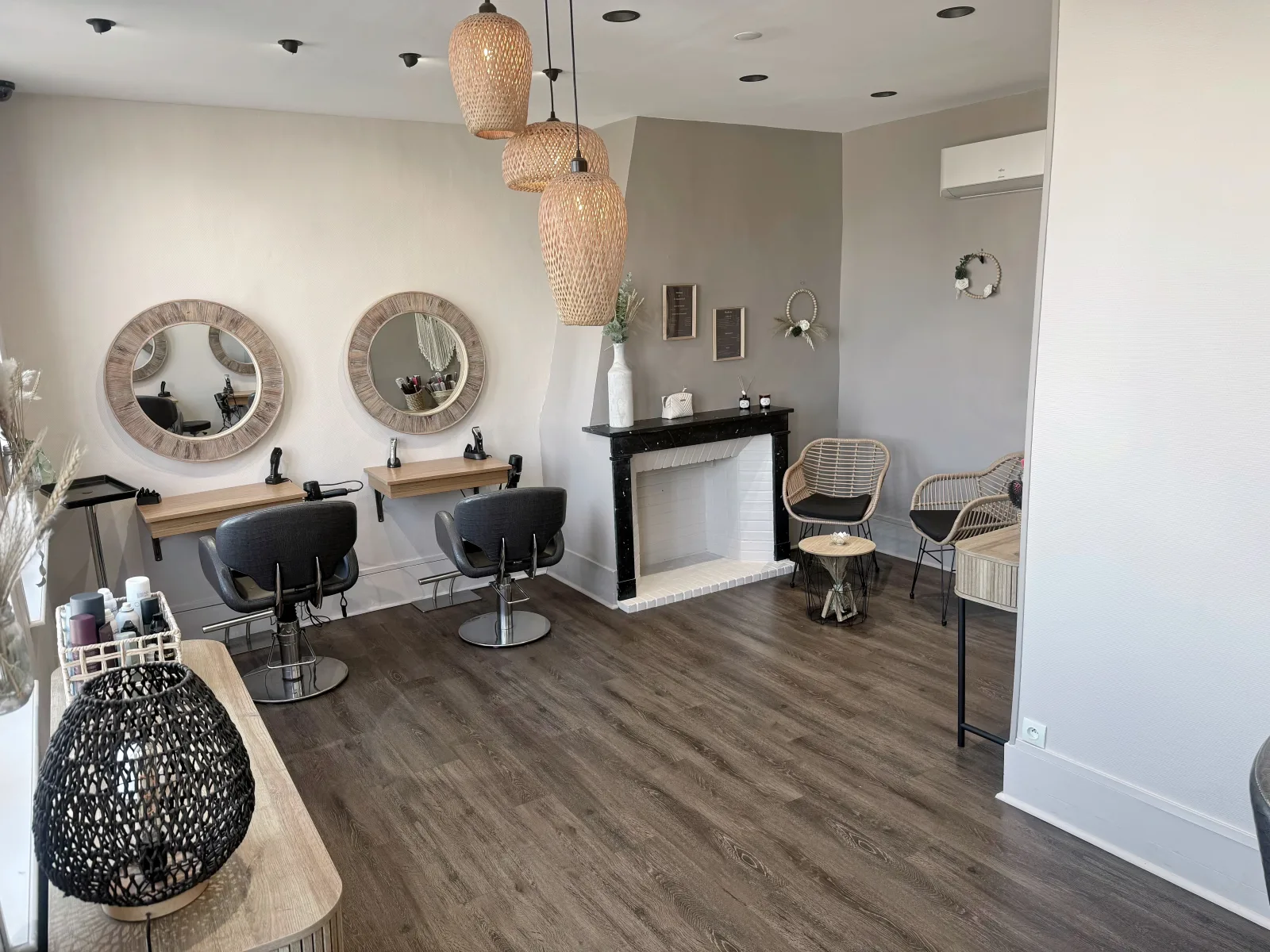 Histoire de Coupe by PEOPLE - Coiffure Le Neubourg - Histoire de Coupe by PEOPLE - Photo Galerie - OneBooking
