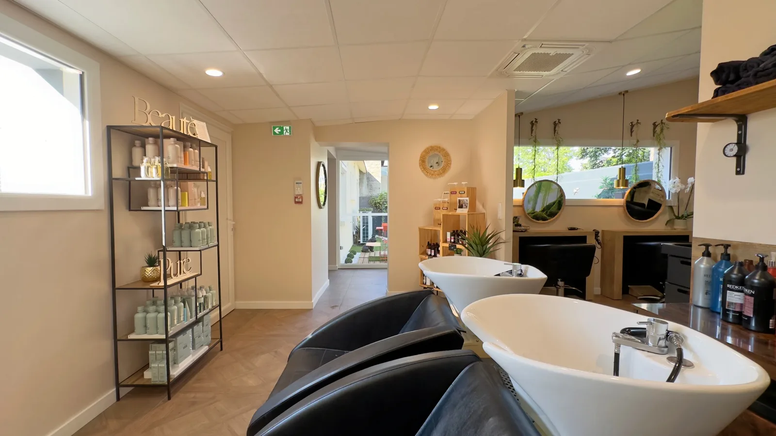 Salon Noah - Coiffure La Chapelle-sur-Erdre - Salon Noah - Photo Galerie - OneBooking
