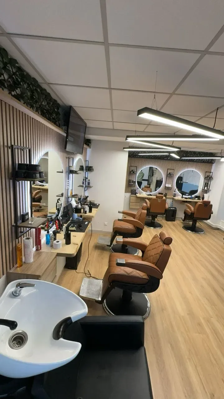 Who’s Next Barbershop - Coiffure La Verpillière - Who’s Next Barbershop - Photo Galerie - OneBooking